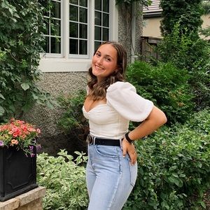 Meet your Posher, Chloe